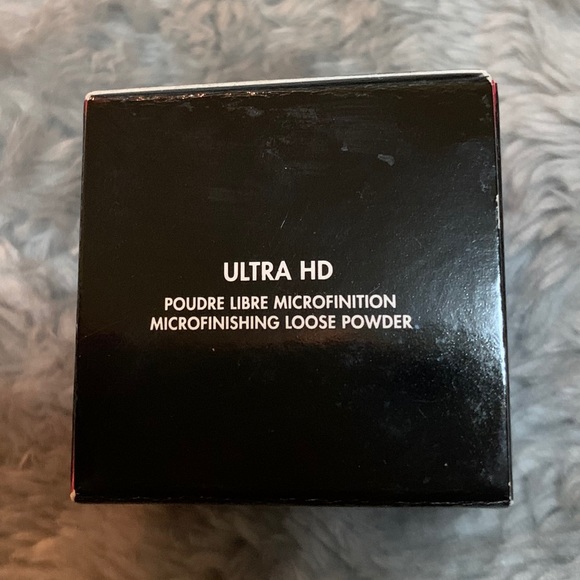 MAKE UP FOR EVER Ultra HD Loose Powder - Picture 3 of 5